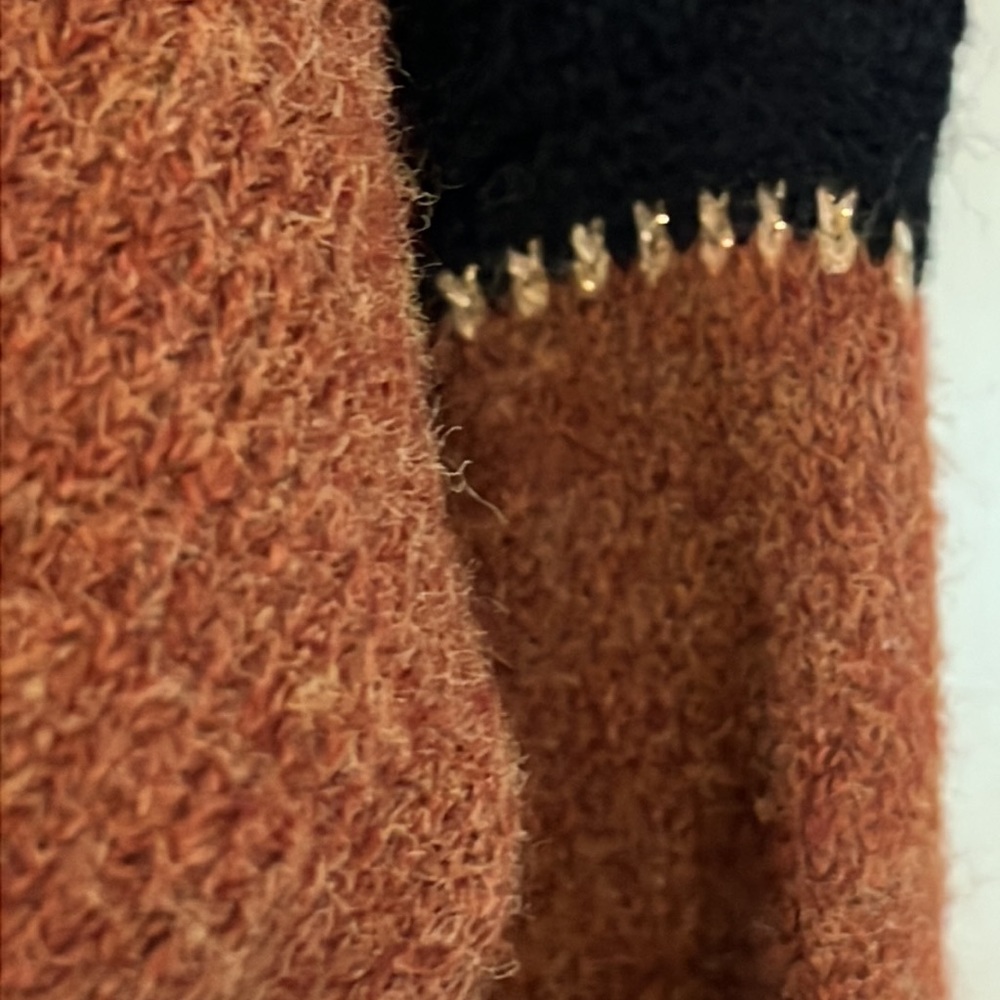 Sweater - Picture 2 of 2